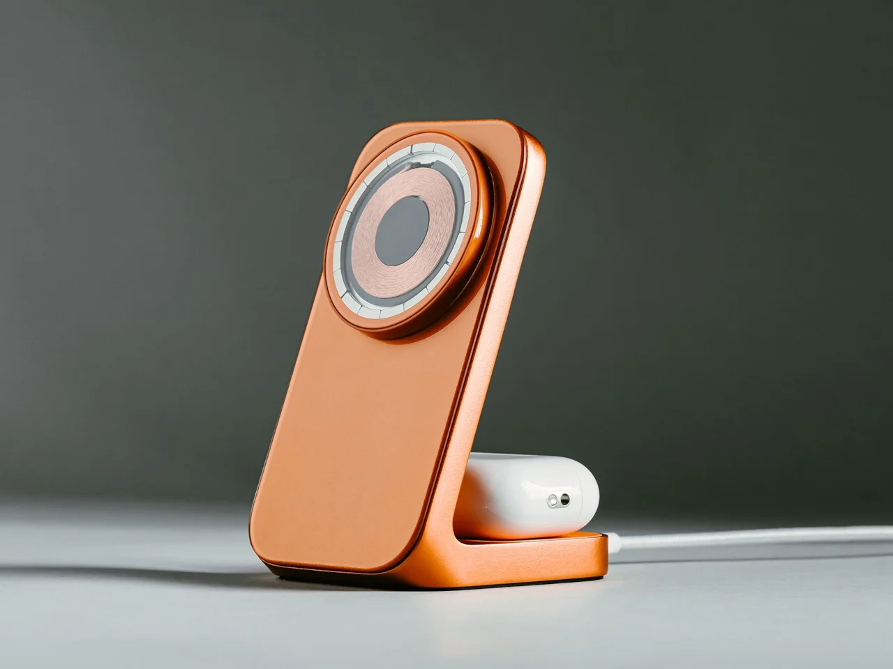 Chargeur Nomad à 116 € en édition limitée : la couleur iPhone la plus audacieuse d’Apple assortie