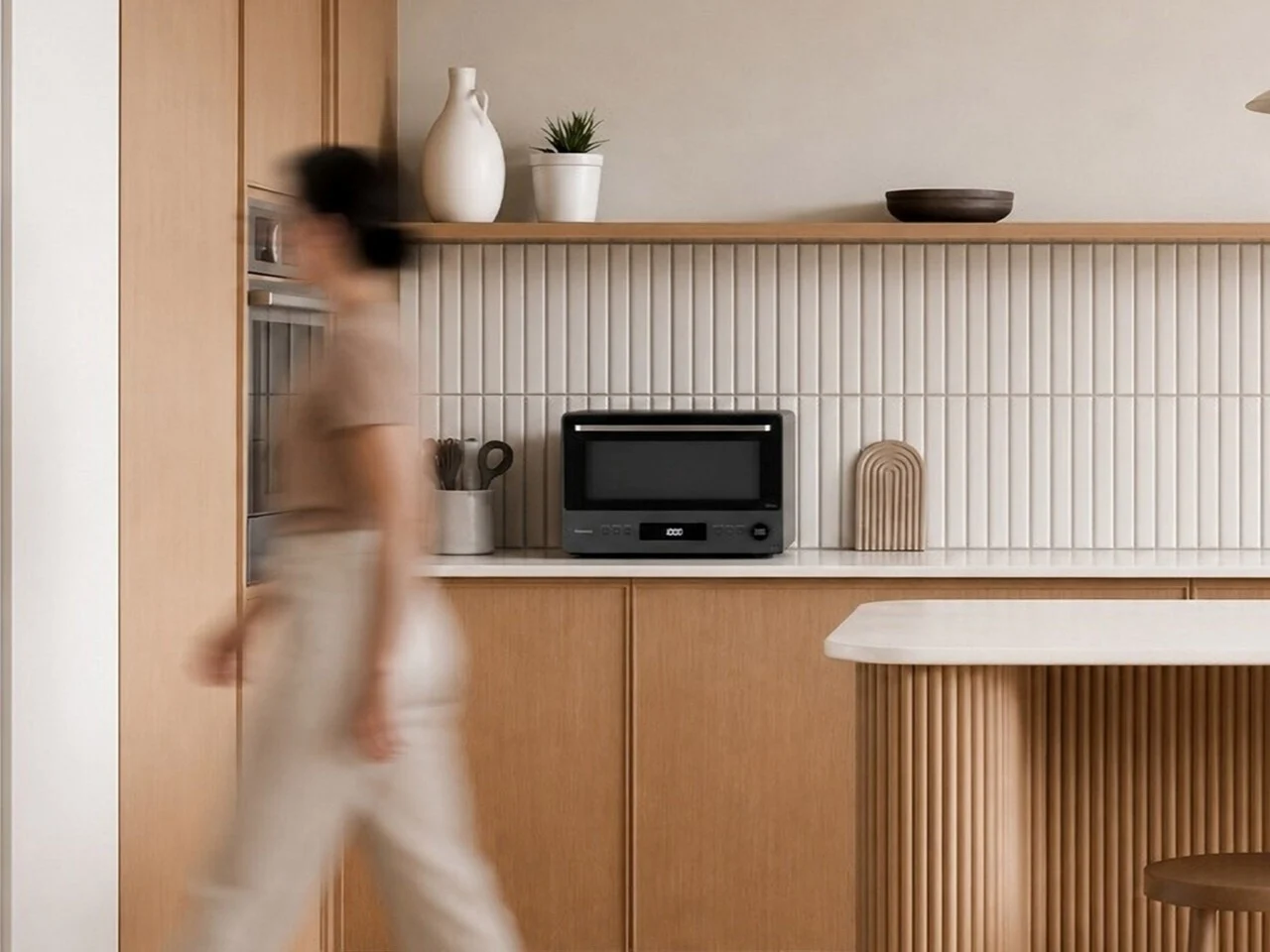 Micro-ondes à 369 € avec porte abattante sans plateau tournant : le modèle compact qui intrigue - plare. Micro-ondes à 369 € avec porte abattante sans plateau tournant : le modèle compact qui intrigue