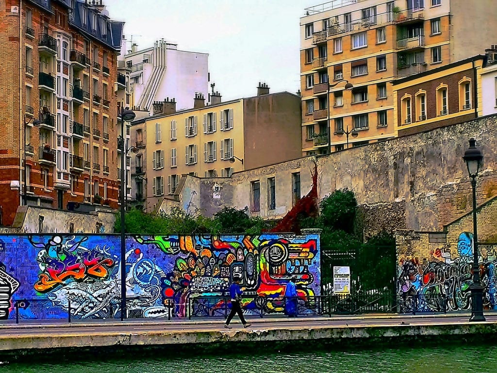 Croisière street art sur le Canal Saint-Denis et la Street Art Avenue : balade urbaine et art de rue en euros