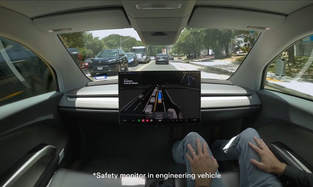 Tesla lance les tests sur route du Cybercab sans volant ni pédales, le robotaxi autonome prend forme