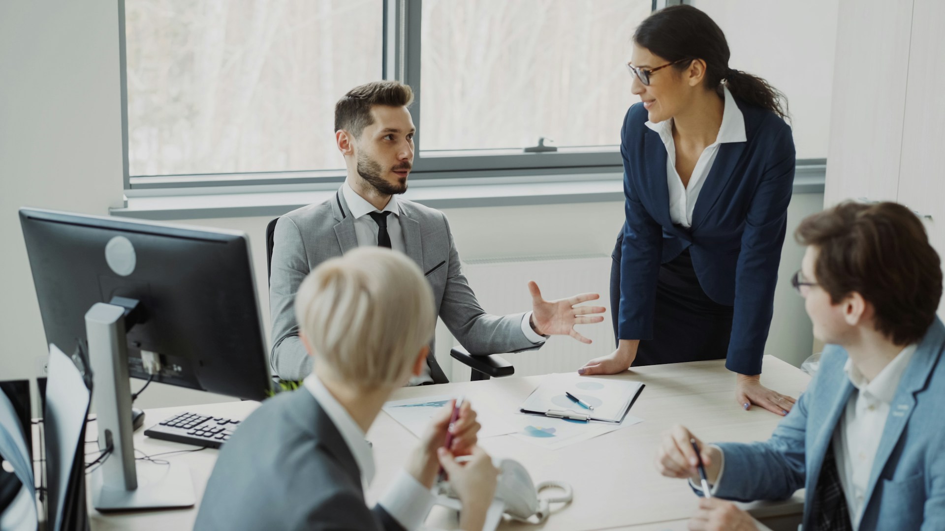 Compliance staffing agency : les services clés pour assurer votre conformité et performance