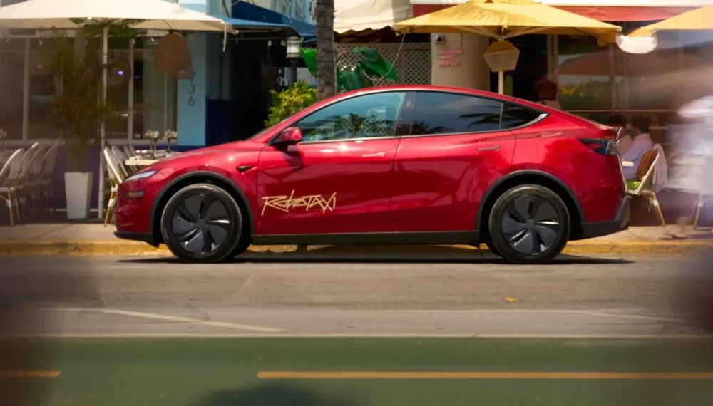 Tesla Robotaxi : Elon Musk explique les raisons d’un déploiement plus lent que prévu - plare. Tesla Robotaxi : Elon Musk explique les raisons d’un déploiement plus lent que prévu