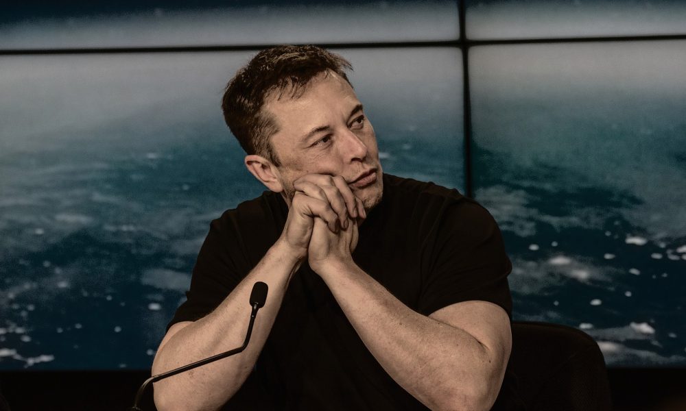 Elon Musk alerte sur l’intelligence artificielle : sa prédiction choc pour les deux prochaines années