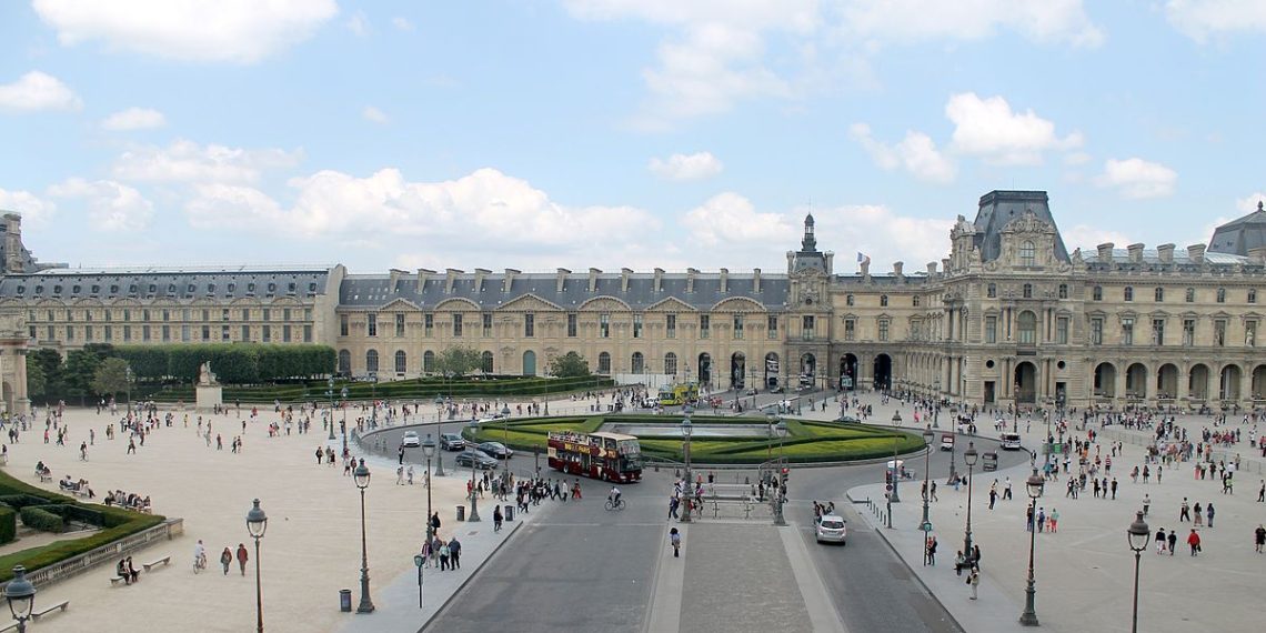 Une journée d&rsquo;exploration autour du Louvre : Le guide de l&rsquo;initié pour éviter la foule et saisir l&rsquo;âme de Paris