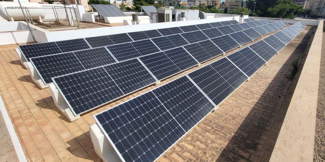 Autoconsumo fotovoltaico en España: ventajas fiscales y liderazgo regional que aceleran su expansión