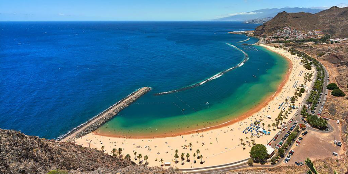 Canaries : quatre drapeaux noirs alertent sur l’impact du tourisme et des rejets côtiers
