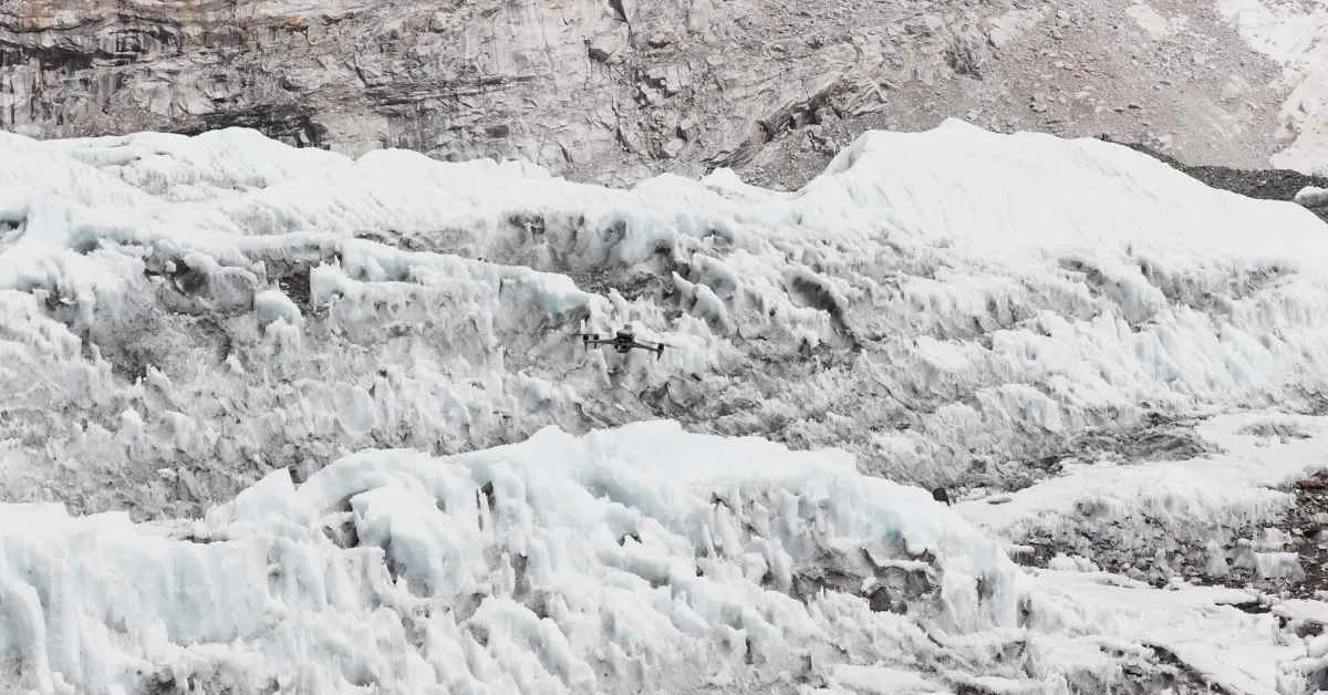 DJI révolutionne l’ascension de l’Everest avec ses drones de haute altitude - plare. DJI révolutionne l’ascension de l’Everest avec ses drones de haute altitude