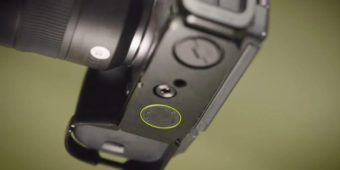 Voici comment glisser un AirTag sur votre appareil photo en toute discrétion - plare. Voici comment glisser un AirTag sur votre appareil photo en toute discrétion