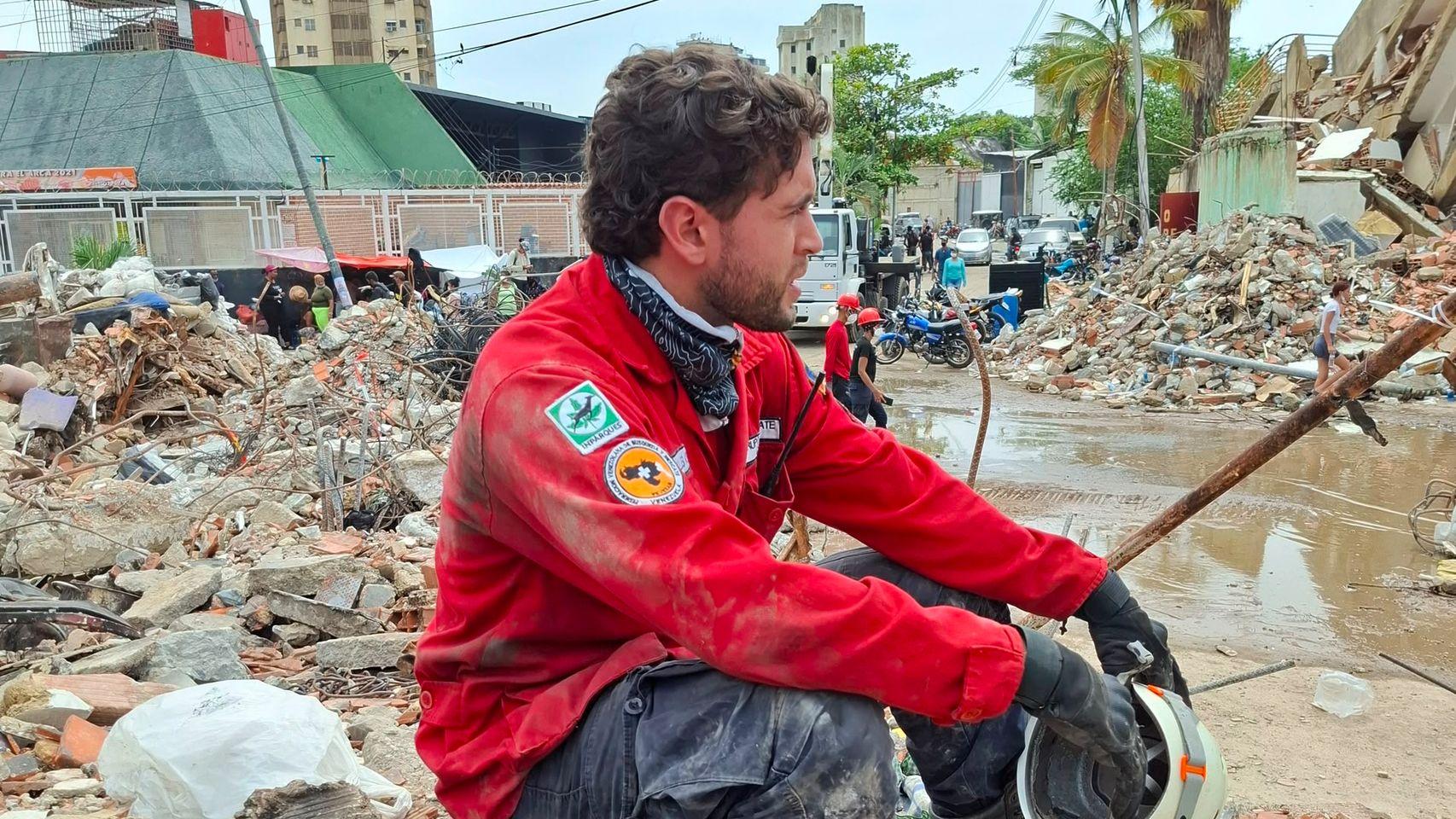 Solidarité internationale : chiens sauveurs en Venezuela après le tremblement de terre - plare. Solidarité internationale : chiens sauveurs en Venezuela après le tremblement de terre