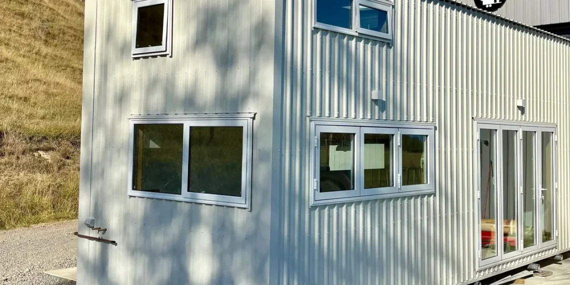 Cette tiny house de 31 m² prouve qu’un petit espace bien aménagé suffit pour vivre mieux - plare. Cette tiny house de 31 m² prouve qu’un petit espace bien aménagé suffit pour vivre mieux