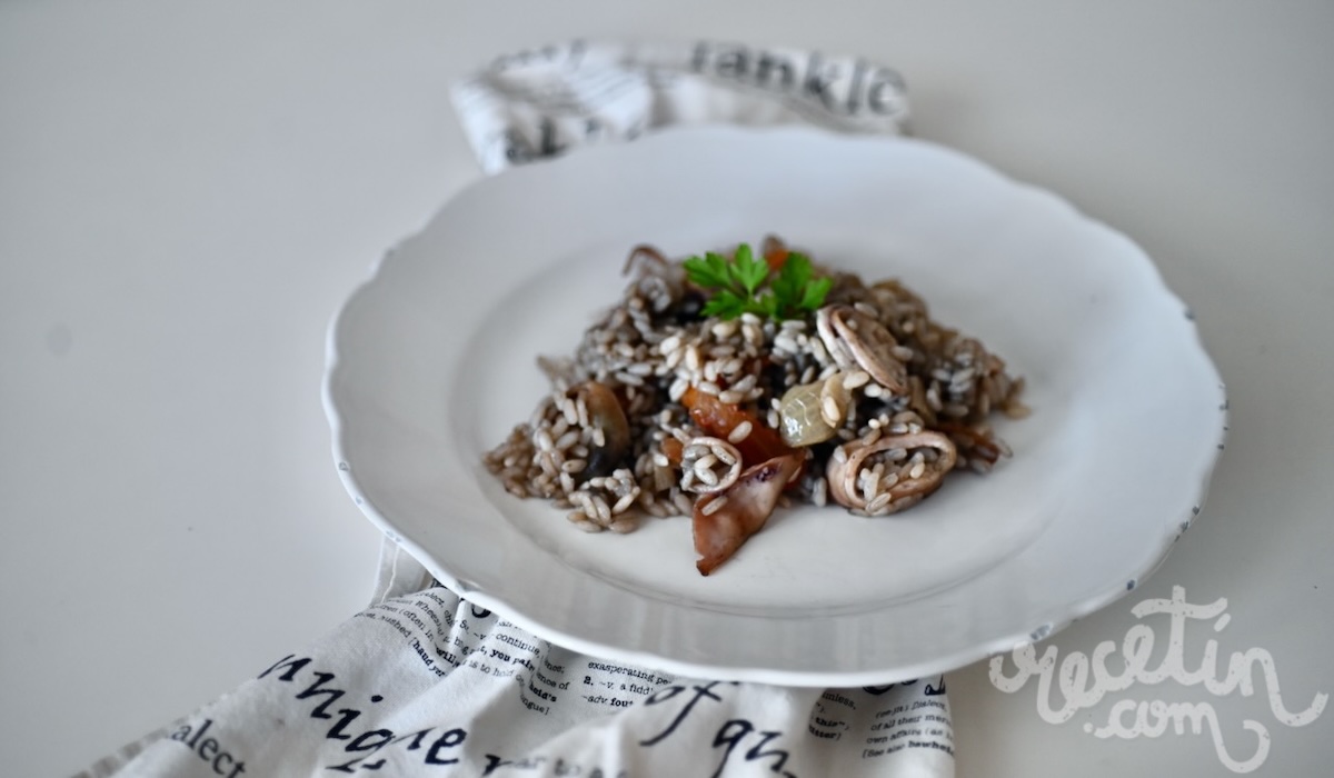 Arroz con calamares : recette savoureuse de riz aux calamars méditerranéen - plare. Arroz con calamares : recette savoureuse de riz aux calamars méditerranéen