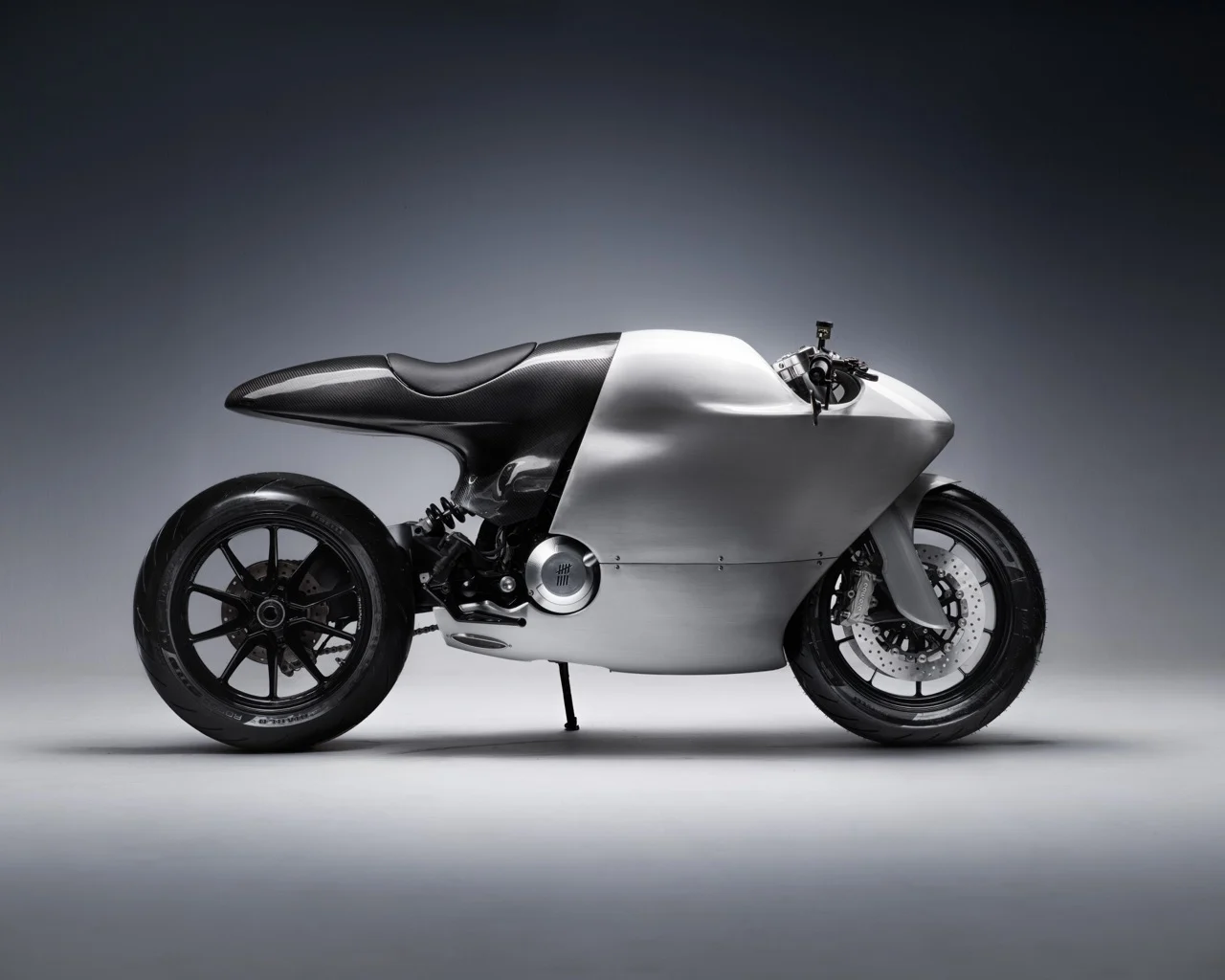 Ducati 821 en « liquid metal » fabriquée à la main au Vietnam : l’unique exemplaire qui fascine les passionnés