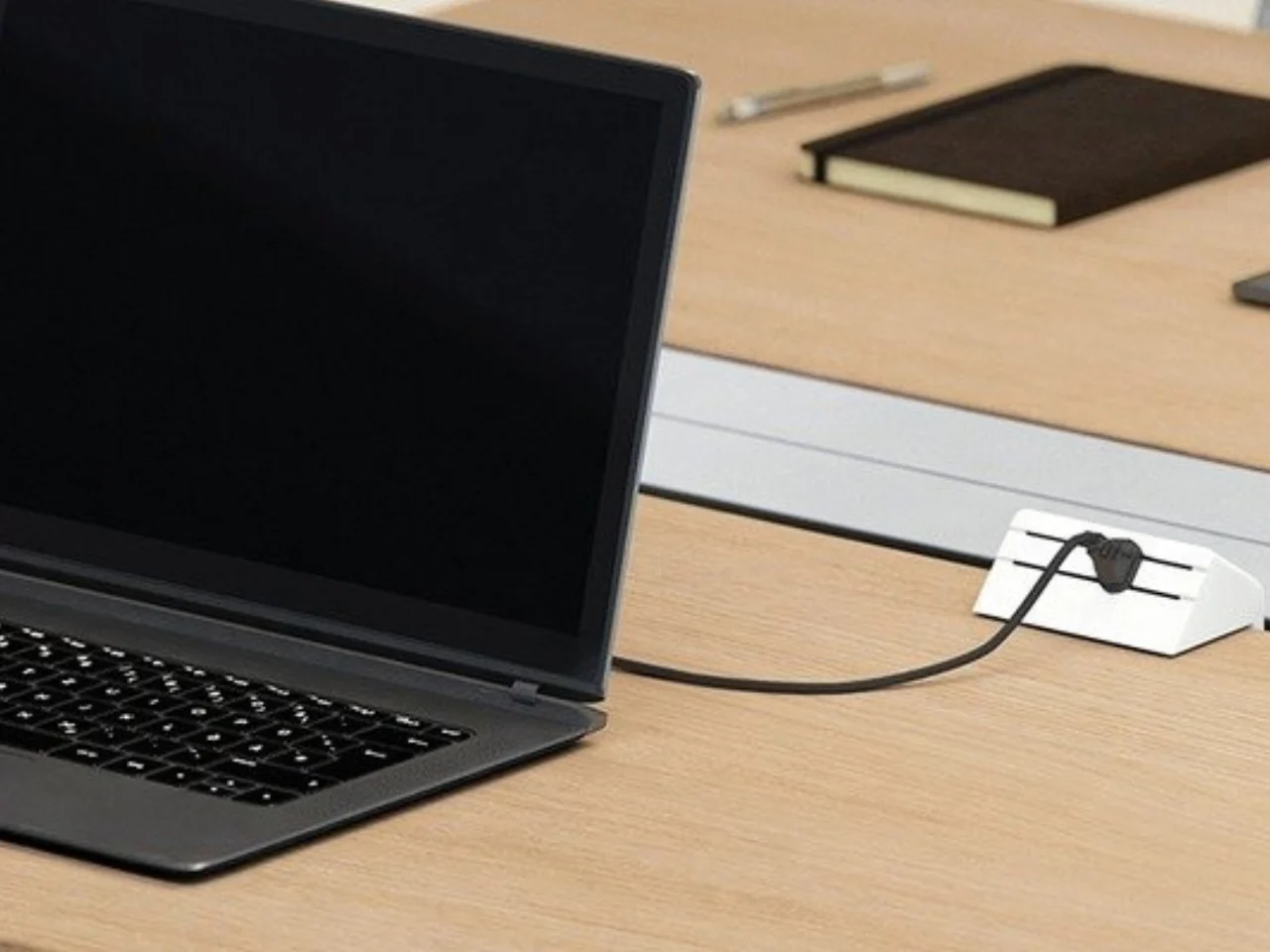 Multiprise design Kokuyo : l’accessoire déco et pratique qu’on a envie d’exposer