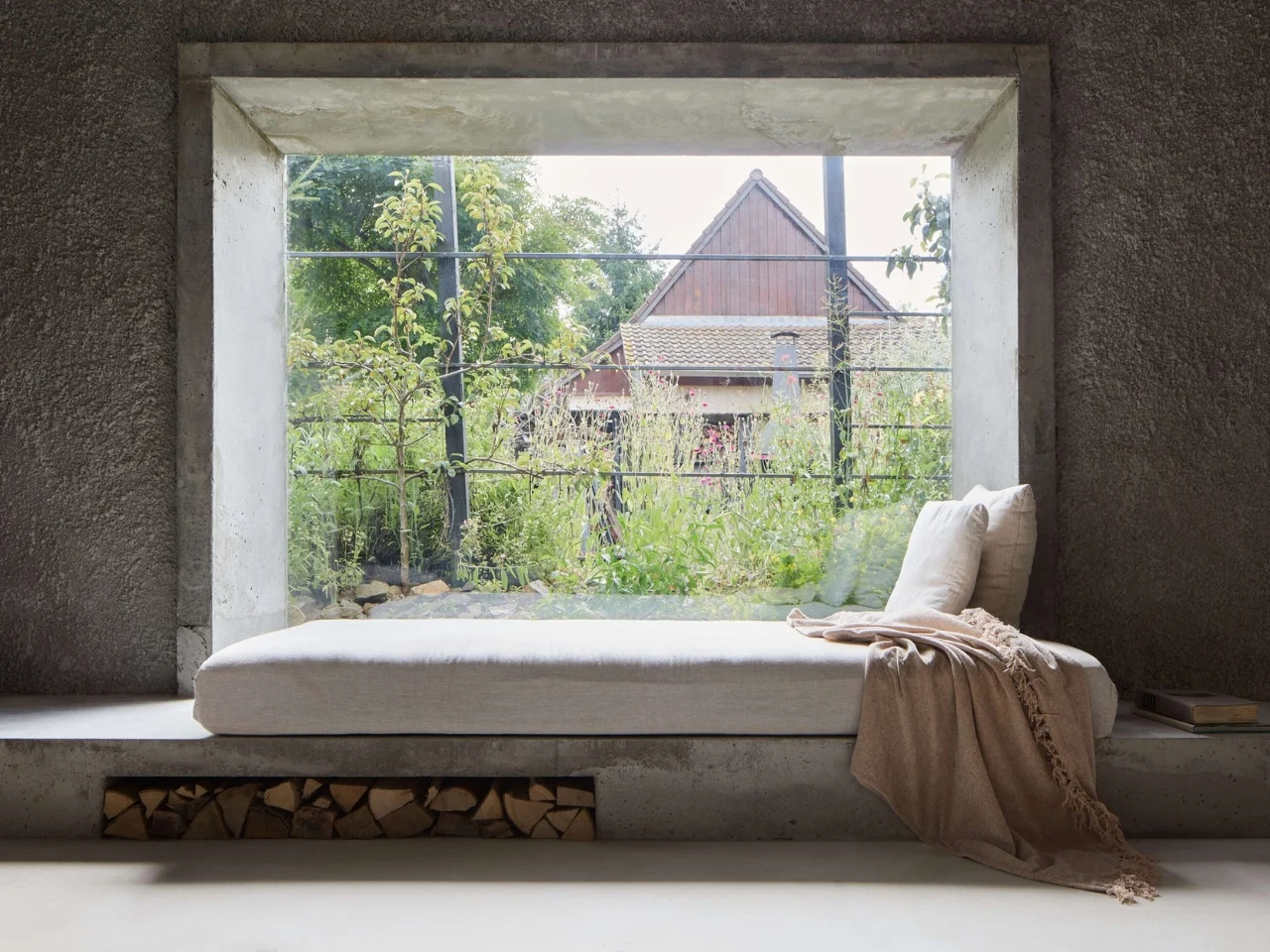 Porcherie tchèque en béton brut : 32 mètres carrés d’architecture minimaliste