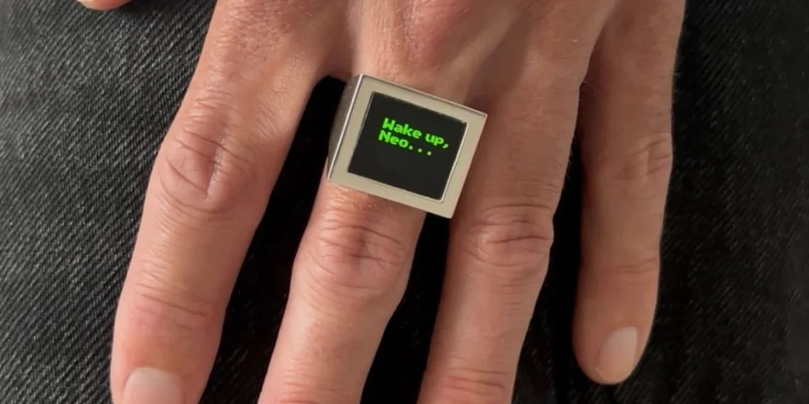 Wake up, Neo : votre bague joue la scène culte de Matrix en réalité augmentée - plare. Wake up, Neo : votre bague joue la scène culte de Matrix en réalité augmentée
