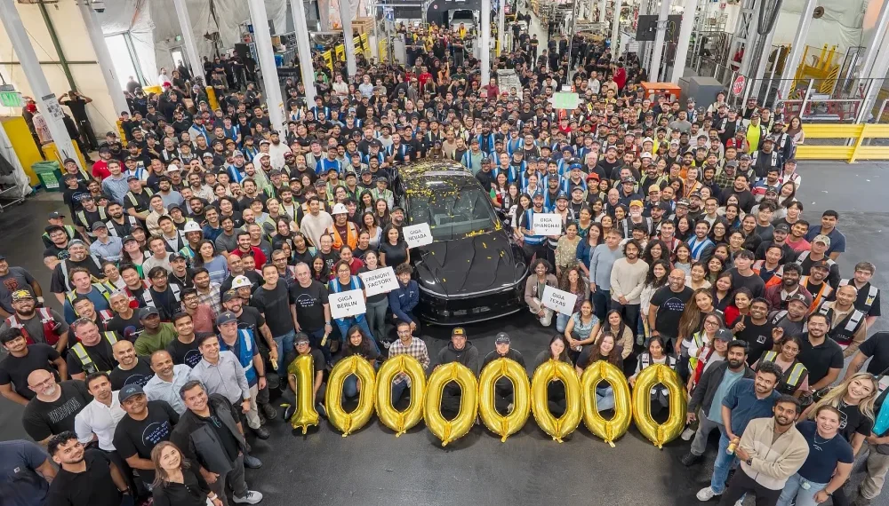 Tesla franchit le cap des 10 millions de voitures produites, un record pour le marché des véhicules électriques - plare. Tesla franchit le cap des 10 millions de voitures produites, un record pour le marché des véhicules électriques