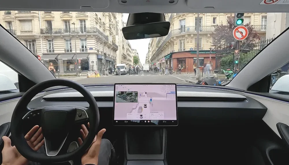Elon Musk tacle le retard de la France sur l’approbation du Full Self-Driving de Tesla - plare. Elon Musk tacle le retard d’approbation du Full Self-Driving de Tesla en France
