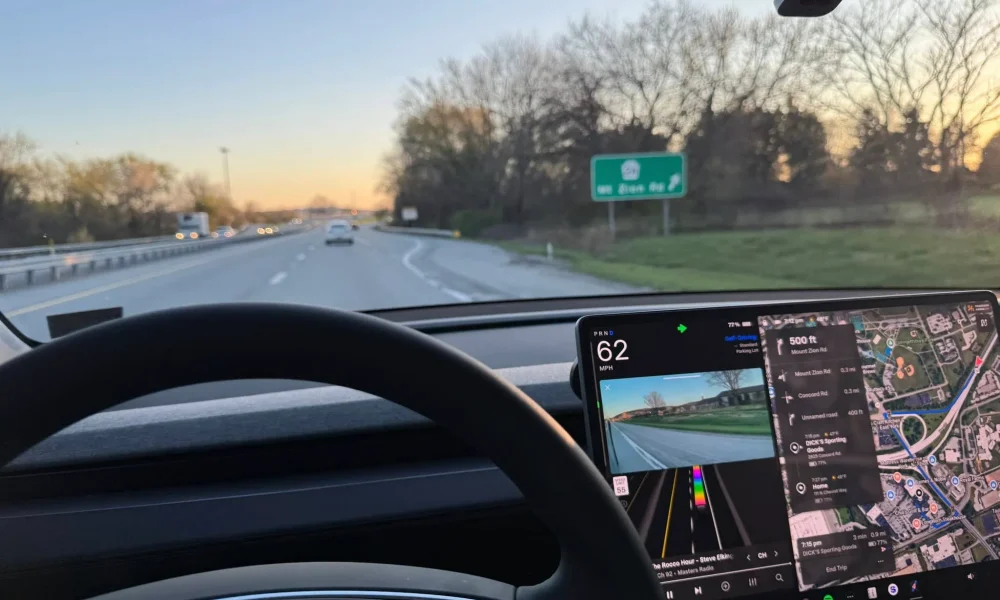 Tesla va rendre le stationnement sur les parkings bondés plus simple et moins stressant que jamais