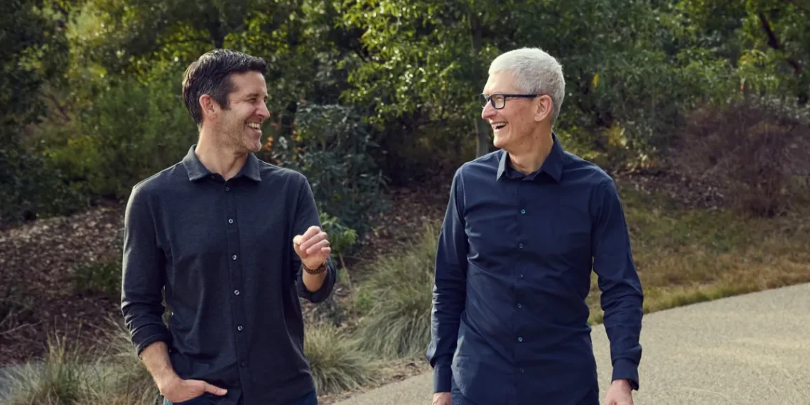 Tim Cook et John Ternus échangent en visioconférence avec le ministre-président de Bavière sur l’innovation Apple - plare. Tim Cook et John Ternus échangent en visioconférence avec le ministre-président de Bavière sur l’innovation Apple
