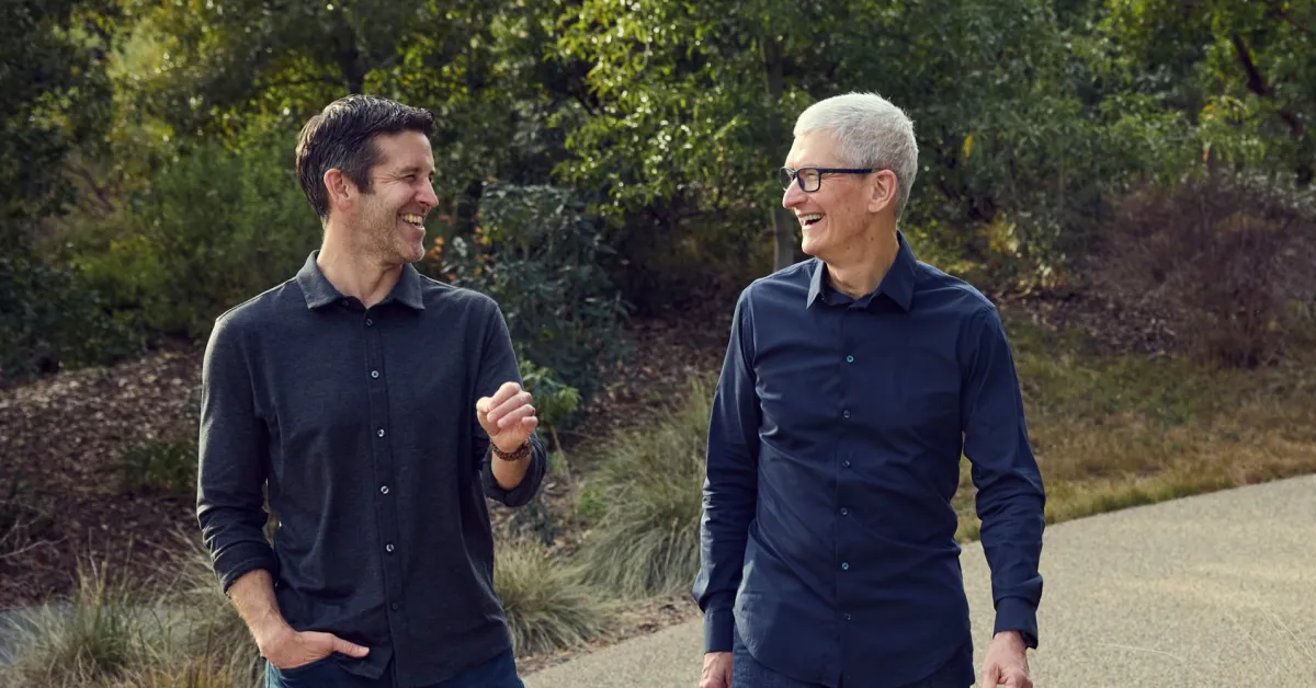 Tim Cook et John Ternus échangent en visioconférence avec le ministre-président de Bavière sur l’innovation Apple - plare. Tim Cook et John Ternus échangent en visioconférence avec le ministre-président de Bavière sur l’innovation Apple
