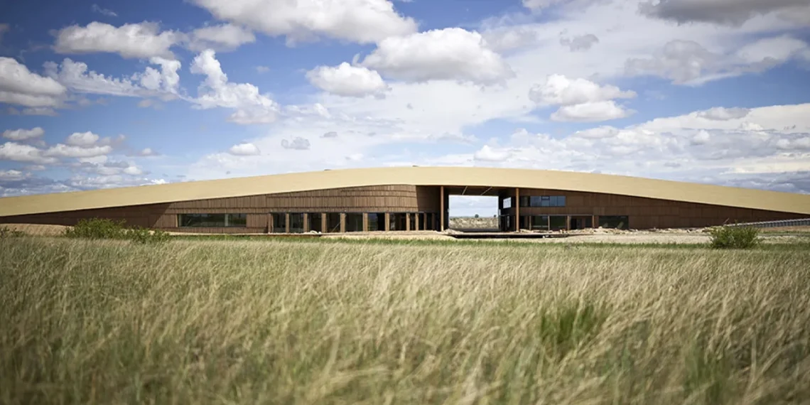 Snøhetta signe la Theodore Roosevelt Presidential Library, une architecture sculptée dans les Badlands - plare. Snøhetta signe la Theodore Roosevelt Presidential Library, une architecture sculptée dans les Badlands