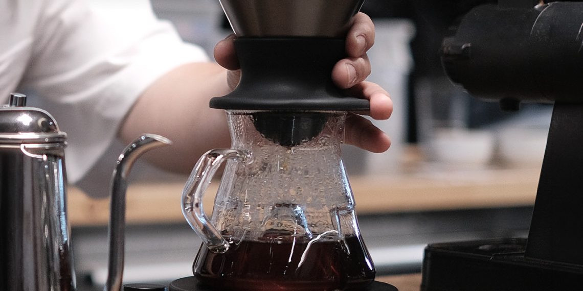 Chaque courbe de ce dripper à café optimise la chaleur et l’extraction parfaite