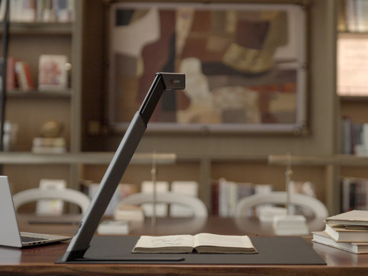 Ce scanner pliable A2 tient dans un sac et fait aussi office de présentateur en direct - plare. Ce scanner pliable A2 tient dans un sac et fait aussi office de présentateur en direct