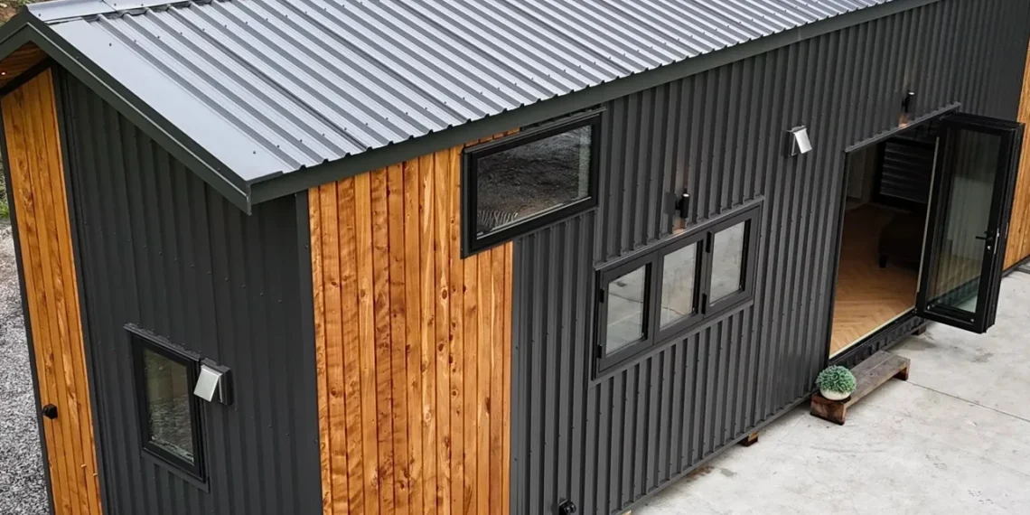 The Redwood de Tiny Timber Homes prouve que la mini maison haut de gamme en bois ne rime pas avec compromis