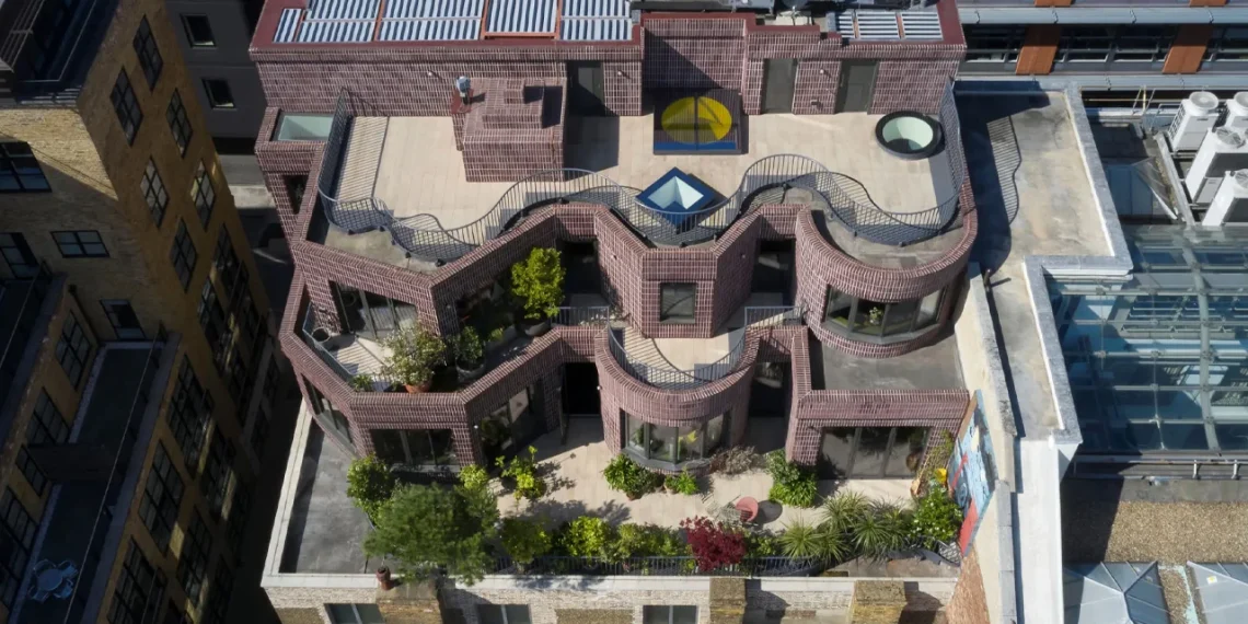 Smart’s Place transforme un rooftop de Covent Garden en vraie maison londonienne de luxe
