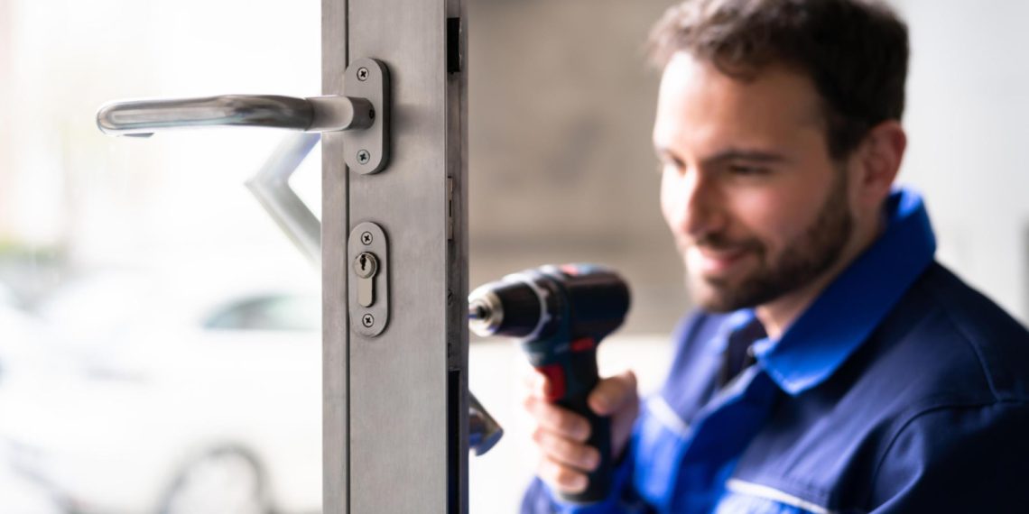 De l’ouverture de porte au changement de serrure : comprendre les services d’un serrurier à Sceaux
