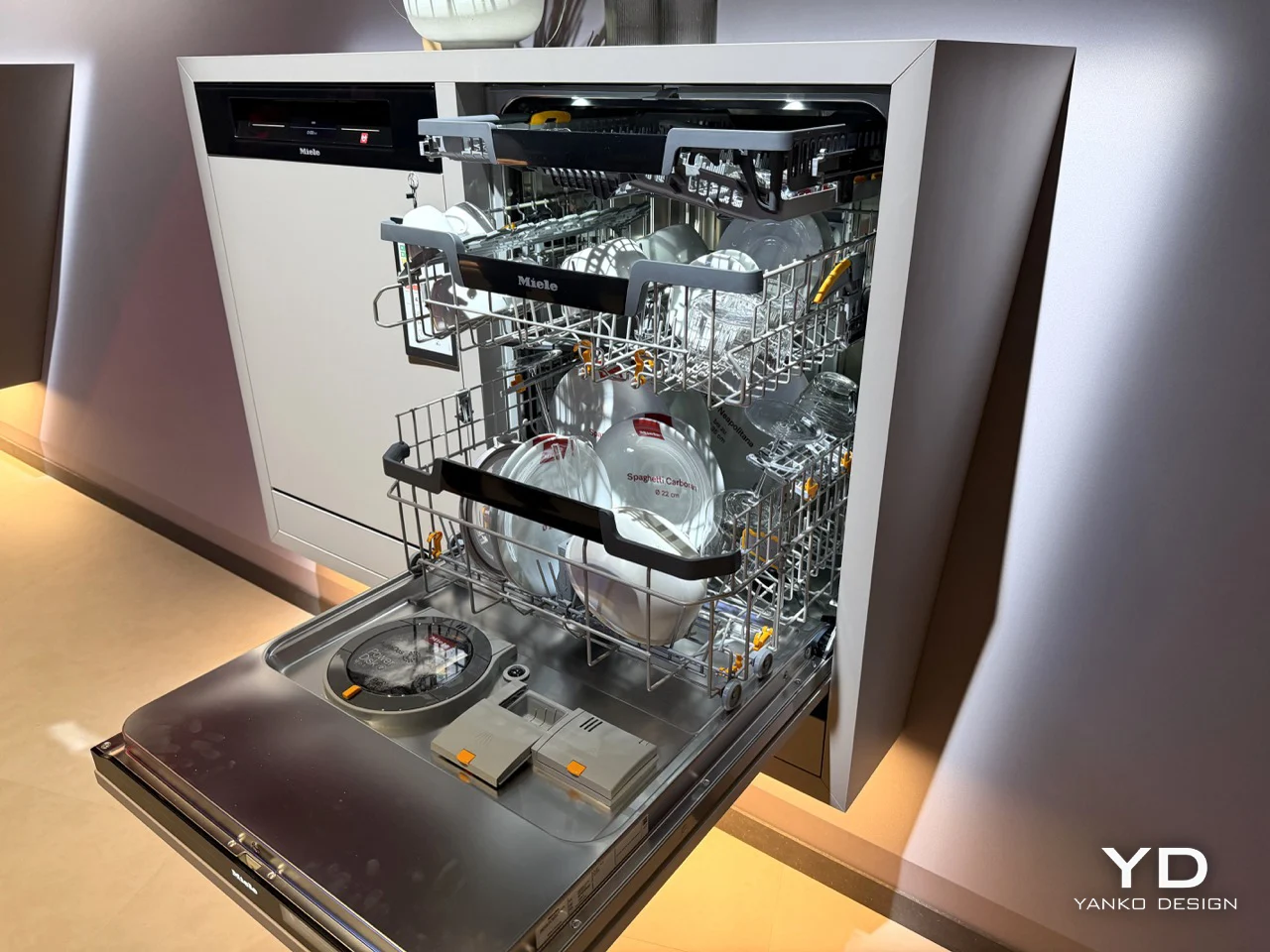 Miele G8 : le lave-vaisselle qui photographie vos assiettes sales et choisit automatiquement le bon cycle